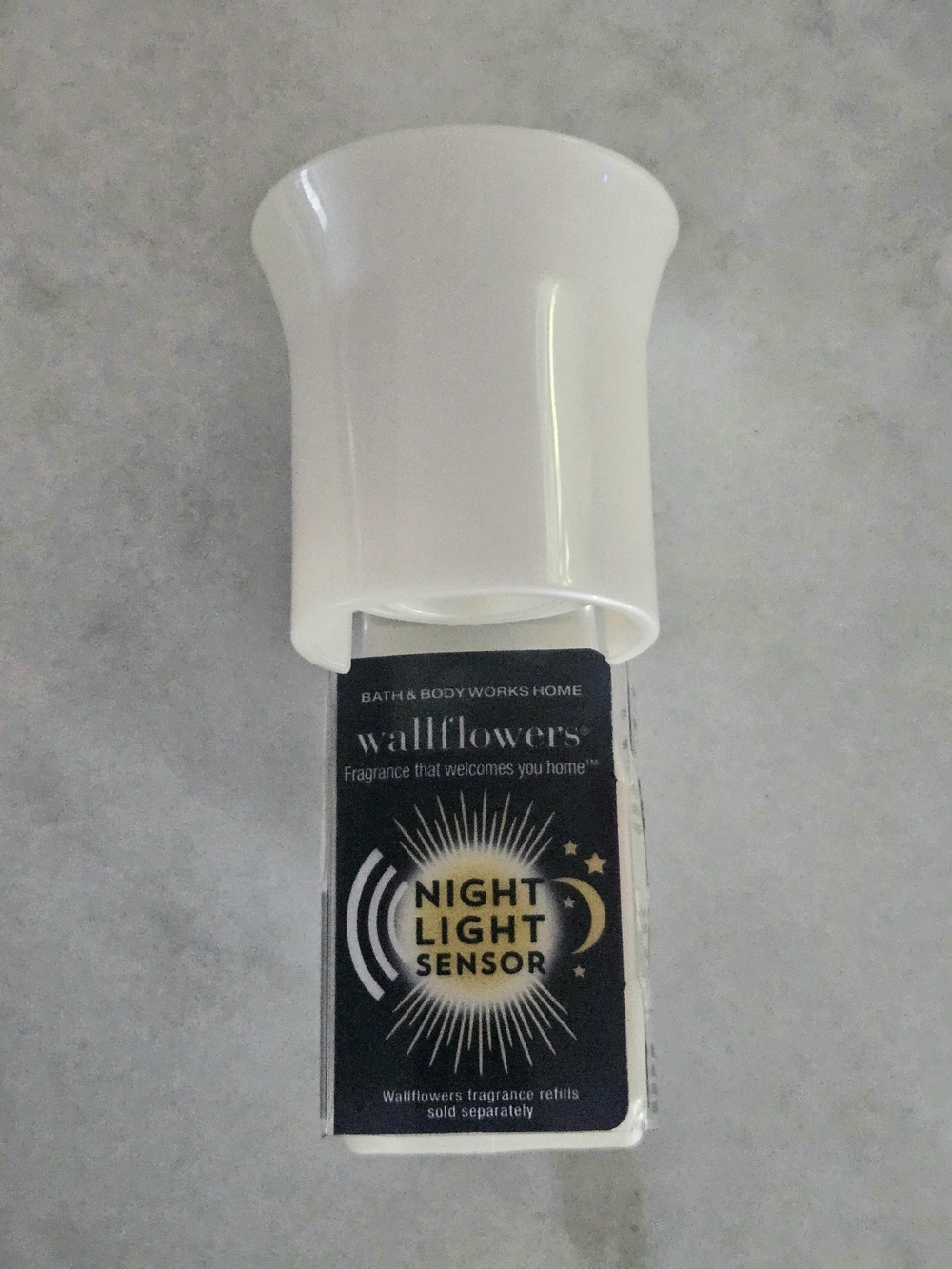 Bath & Body Works Wallflowers Night Light Sensor Plug-In